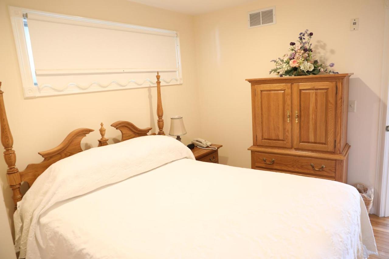 By The Sea Guests Bed & Breakfast And Suites Dennisport Eksteriør billede